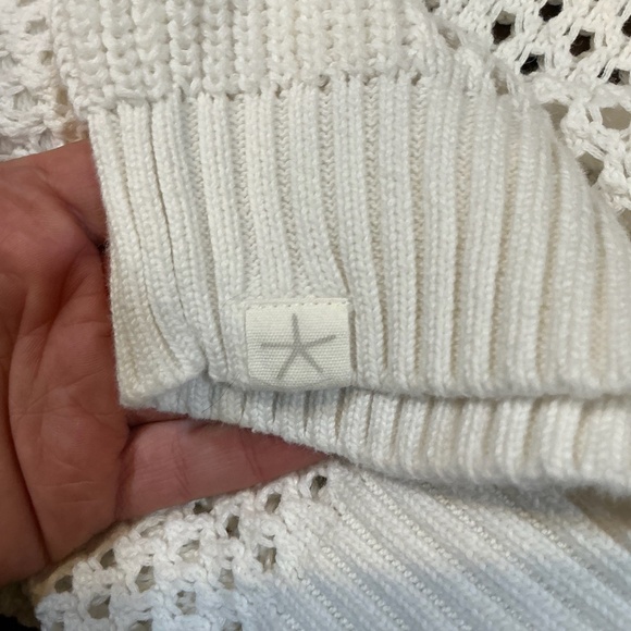 Barefoot Dreams Sunbleached Open Stitch Pullover Sweater in Pearl White Size L - Picture 5 of 7